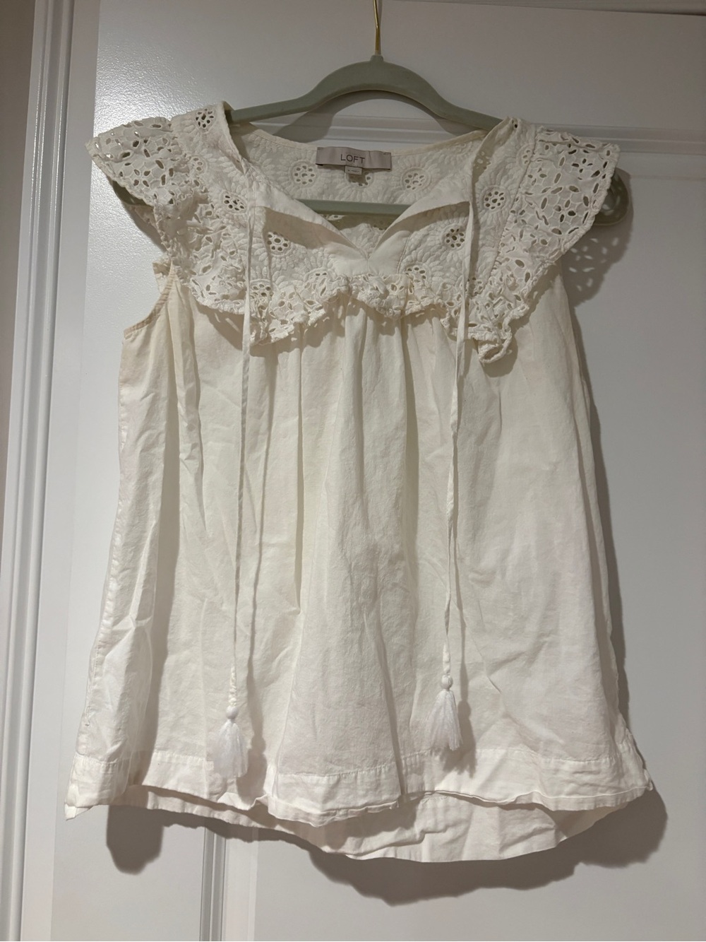 LOFT Cream Eyelet Tie-Front Sleeveless Camisole